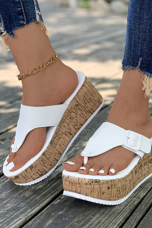 Effortlessly Elegant Sandals with a Timeless Design