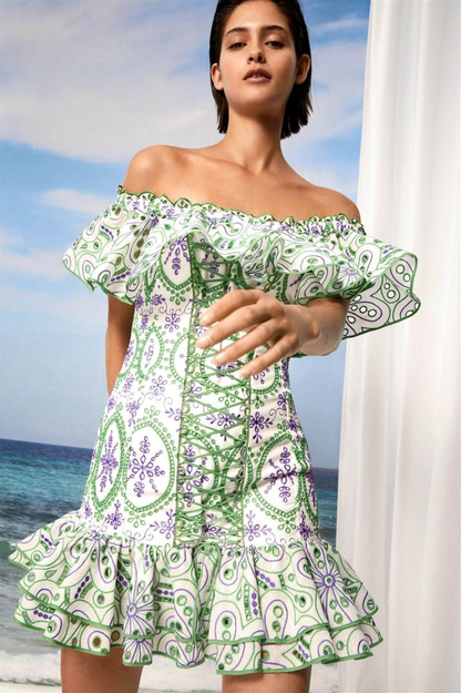 Classic Vintage Dress with a Flattering Fit