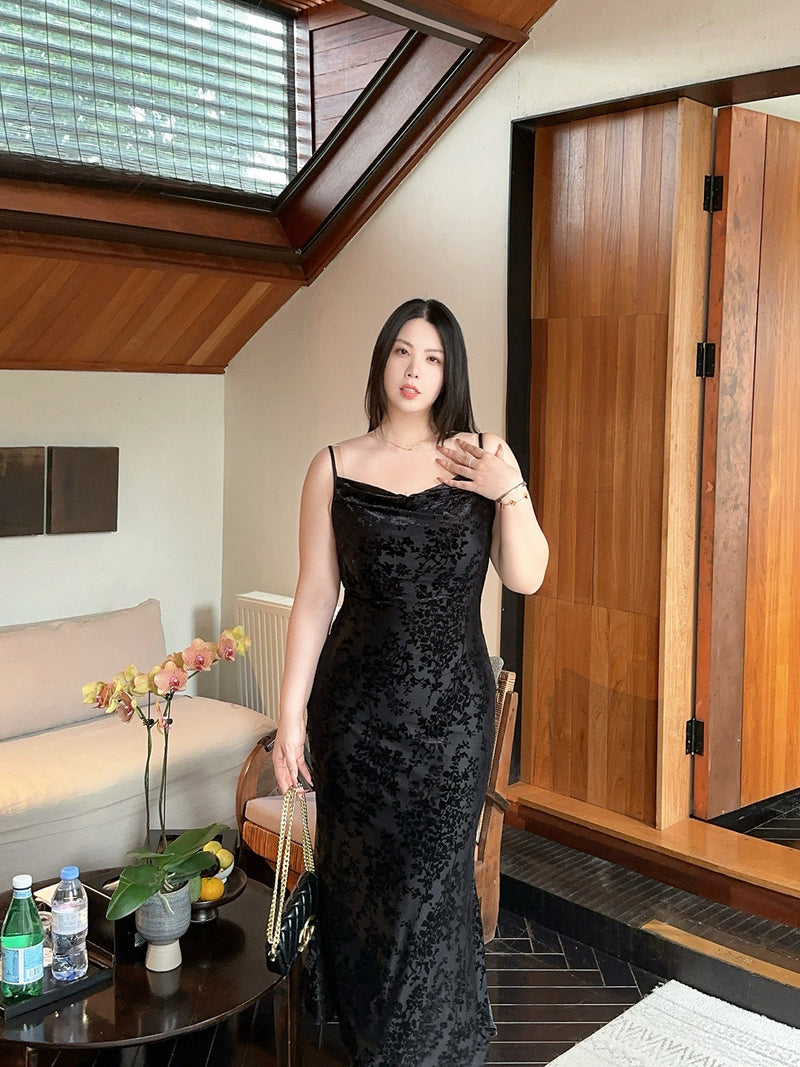 Gracefully Styled Dress for Any Occasion