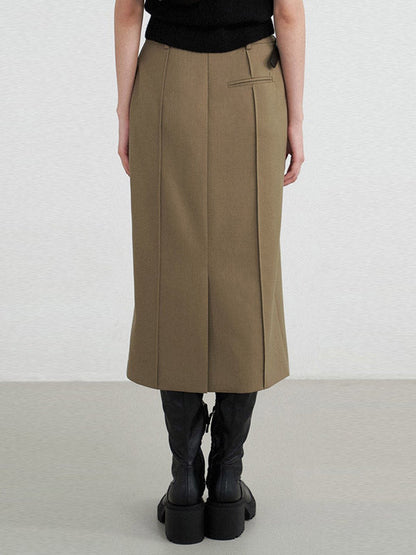 Well Tailored Garment with a Graceful Silhouette