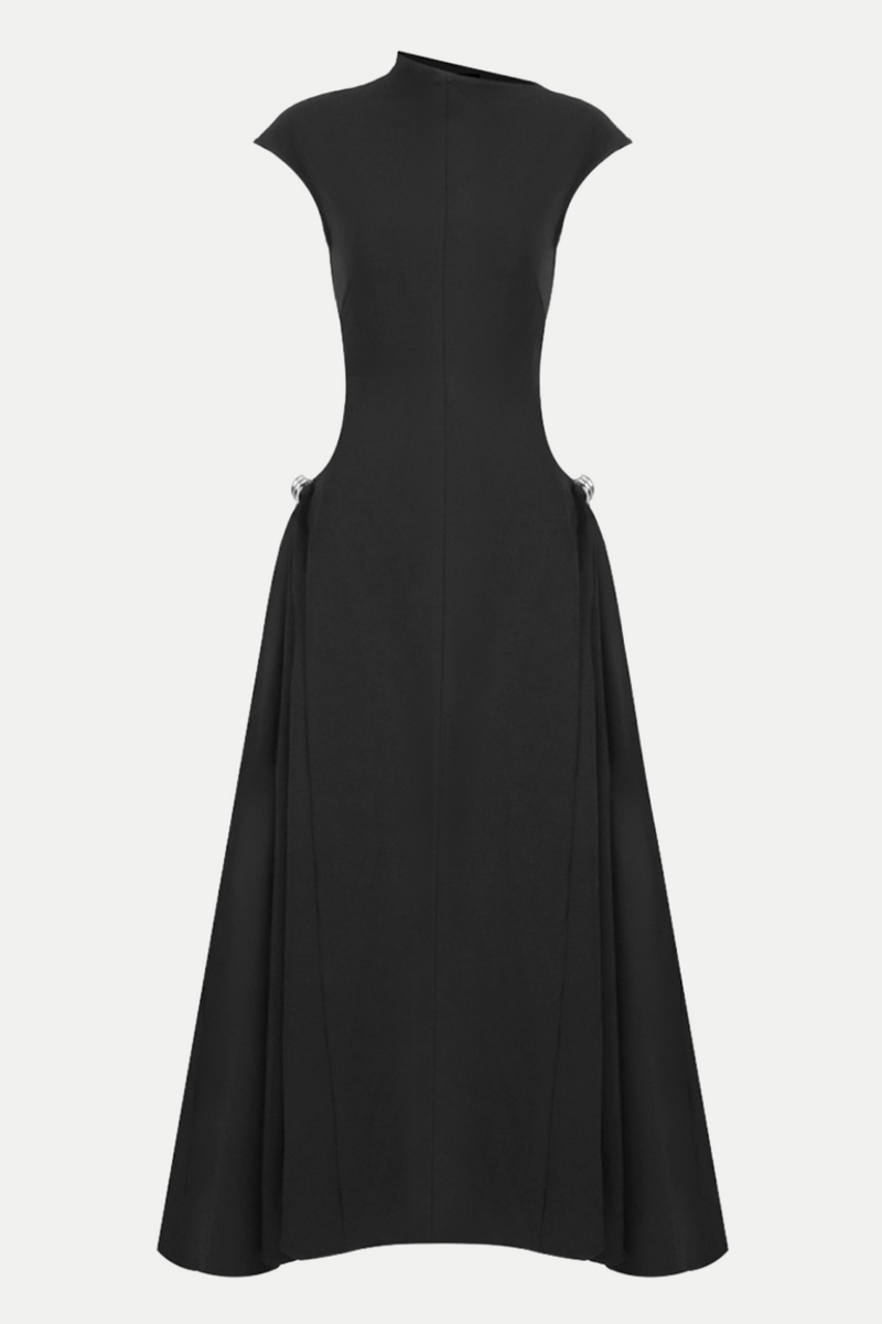 Well Tailored Dress with a Graceful Silhouette