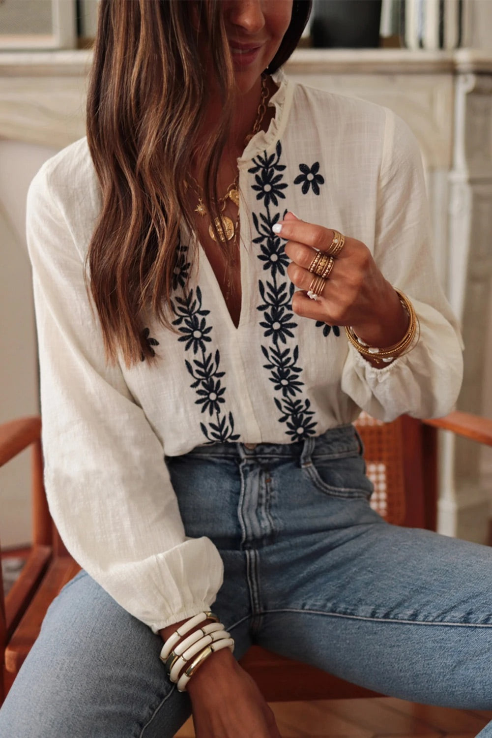 Well Tailored Blouse with a Graceful Silhouette