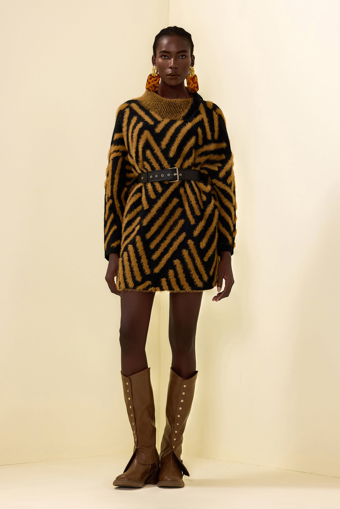 Classic Vintage Sweater with a Flattering Fit