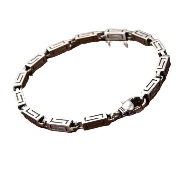 Beautifully Crafted Garment in a Classic Style