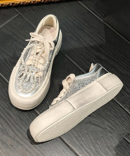 Effortlessly Elegant Shoes with a Timeless Design