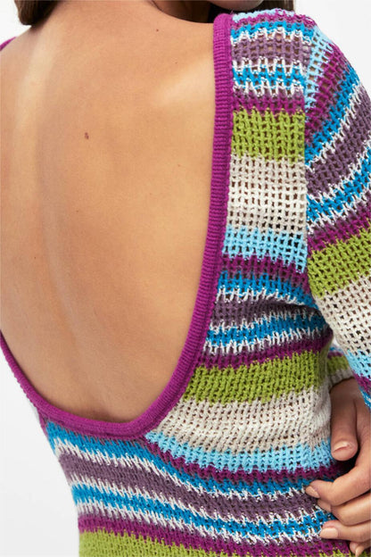 Classic Vintage Sweater with a Flattering Fit