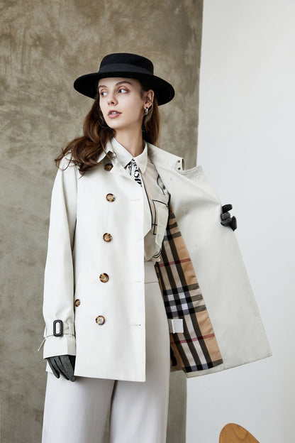 Well Tailored Coat with a Graceful Silhouette