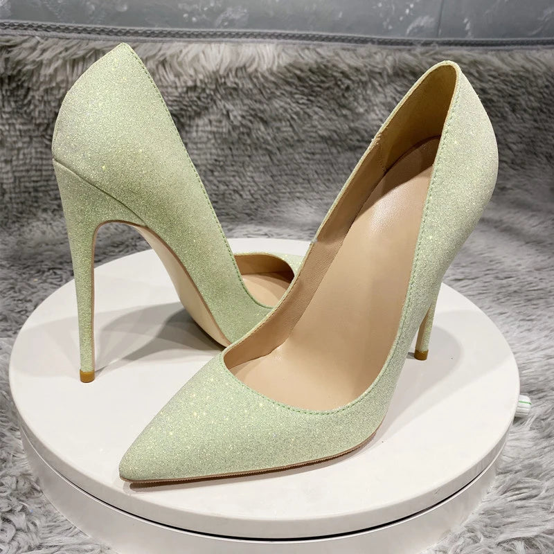 Well Tailored Shoes with a Graceful Silhouette