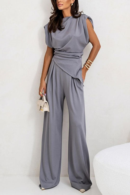 Well Tailored Pants with a Graceful Silhouette