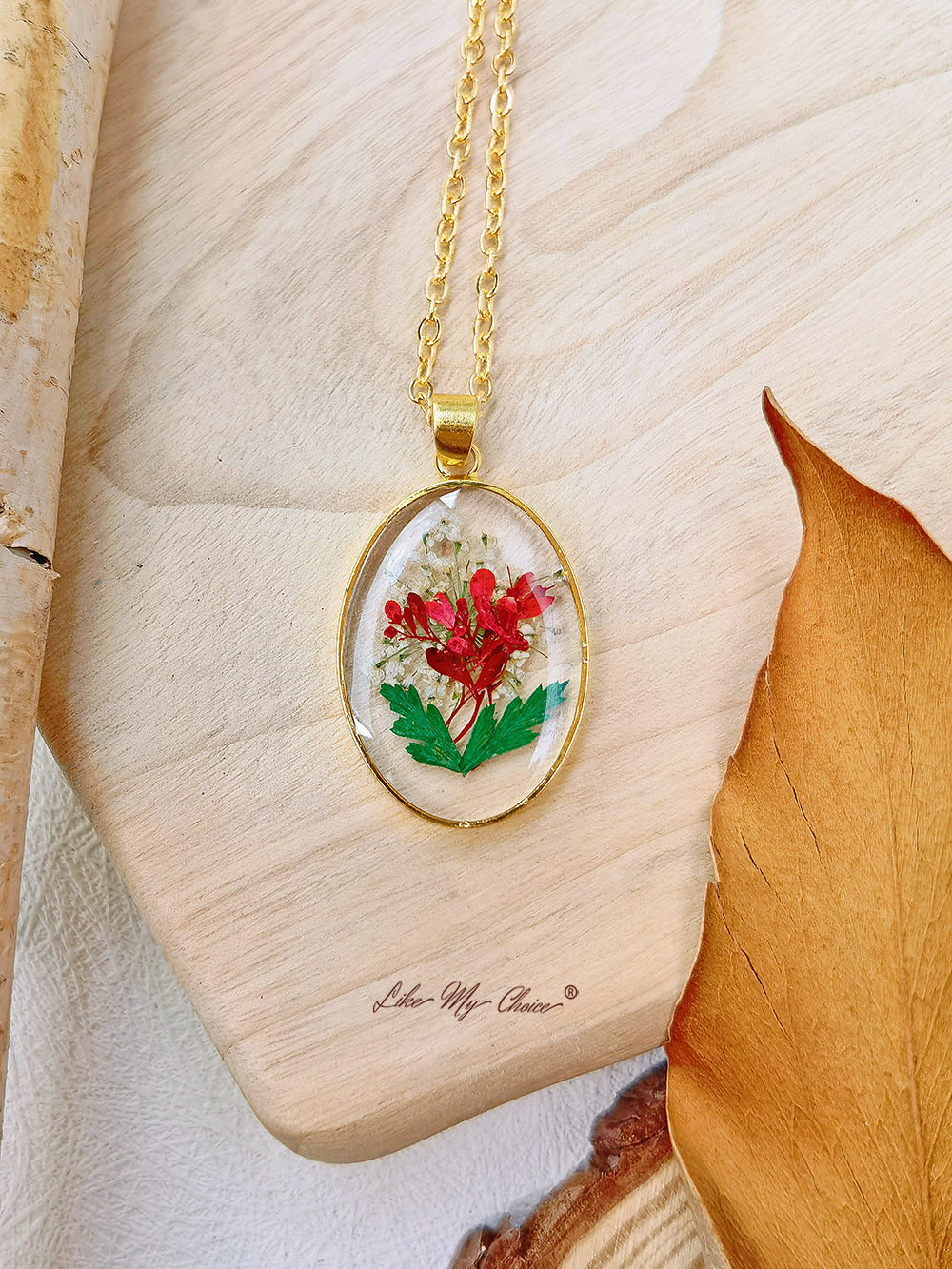 Beautifully Finished Garment in a Timeless Design