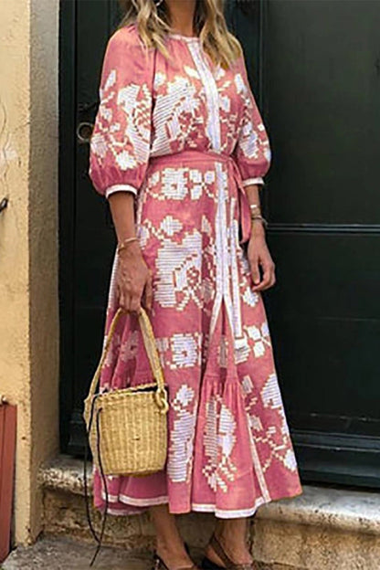 Effortlessly Elegant Dress with a Timeless Design