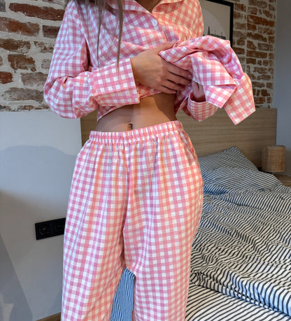 Effortlessly Elegant Garment with a Timeless Design