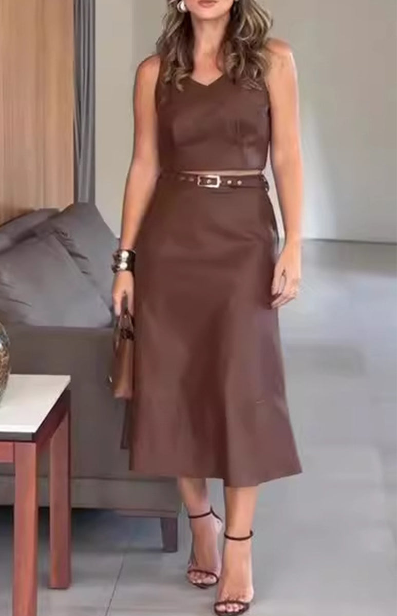 Effortlessly Elegant Garment with a Timeless Design