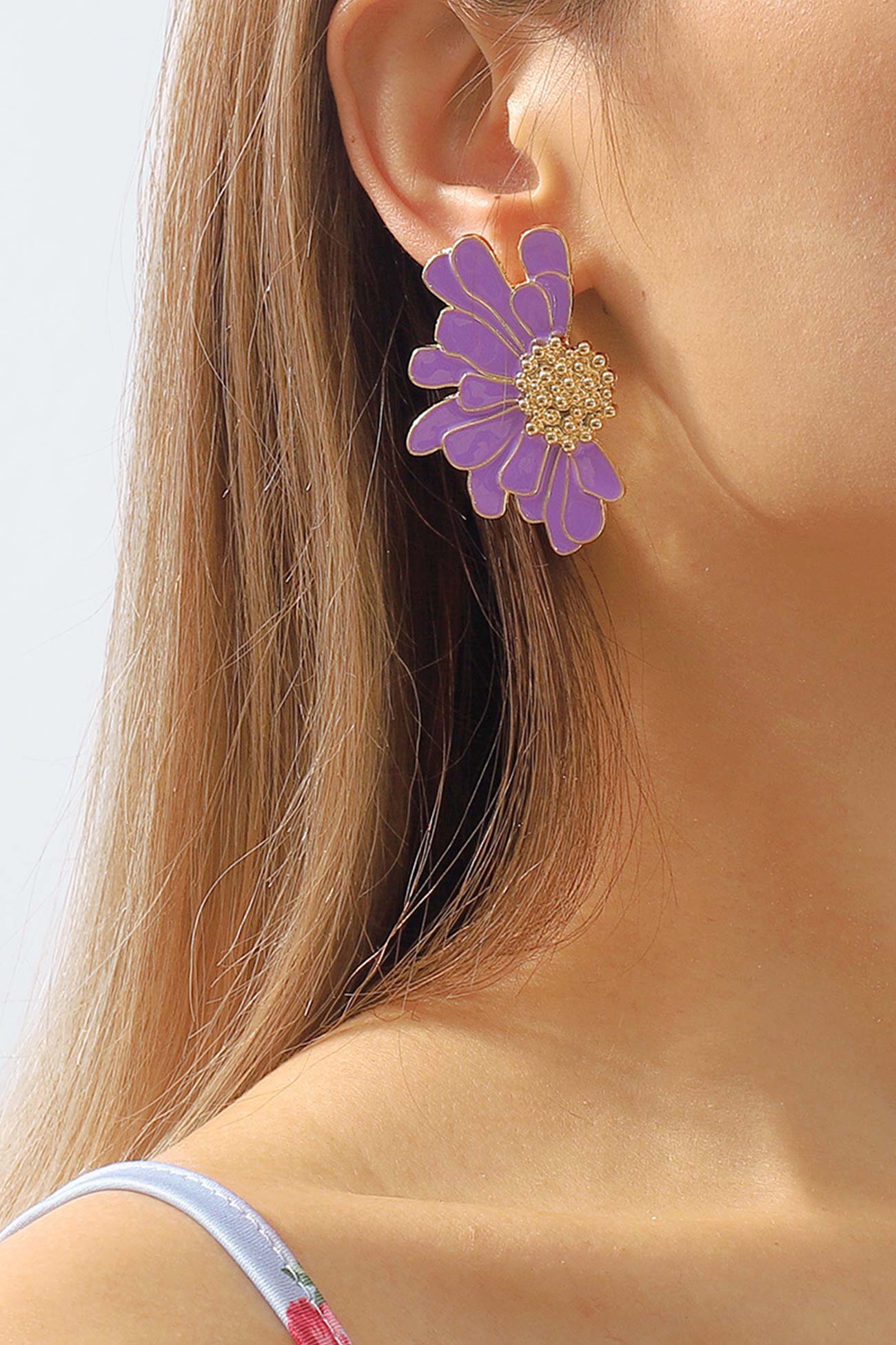 Gracefully Styled Garment for Any Occasion