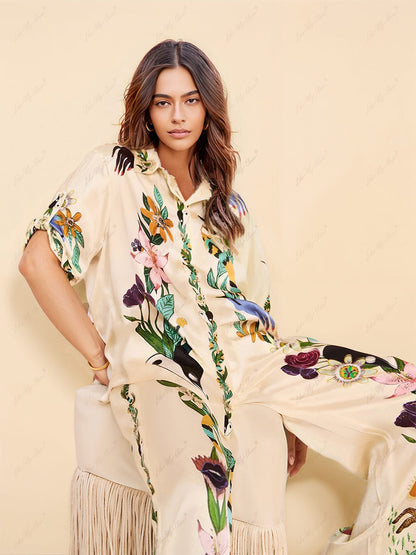Sophisticated Blouse with a Clean Classic Look