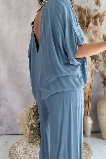 Effortlessly Elegant Garment with a Timeless Design