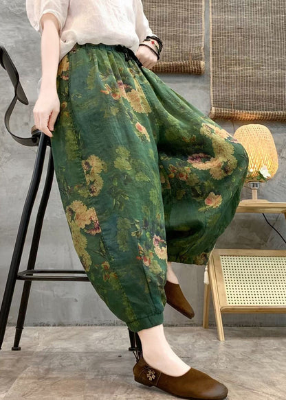 Effortlessly Elegant Pants with a Timeless Design