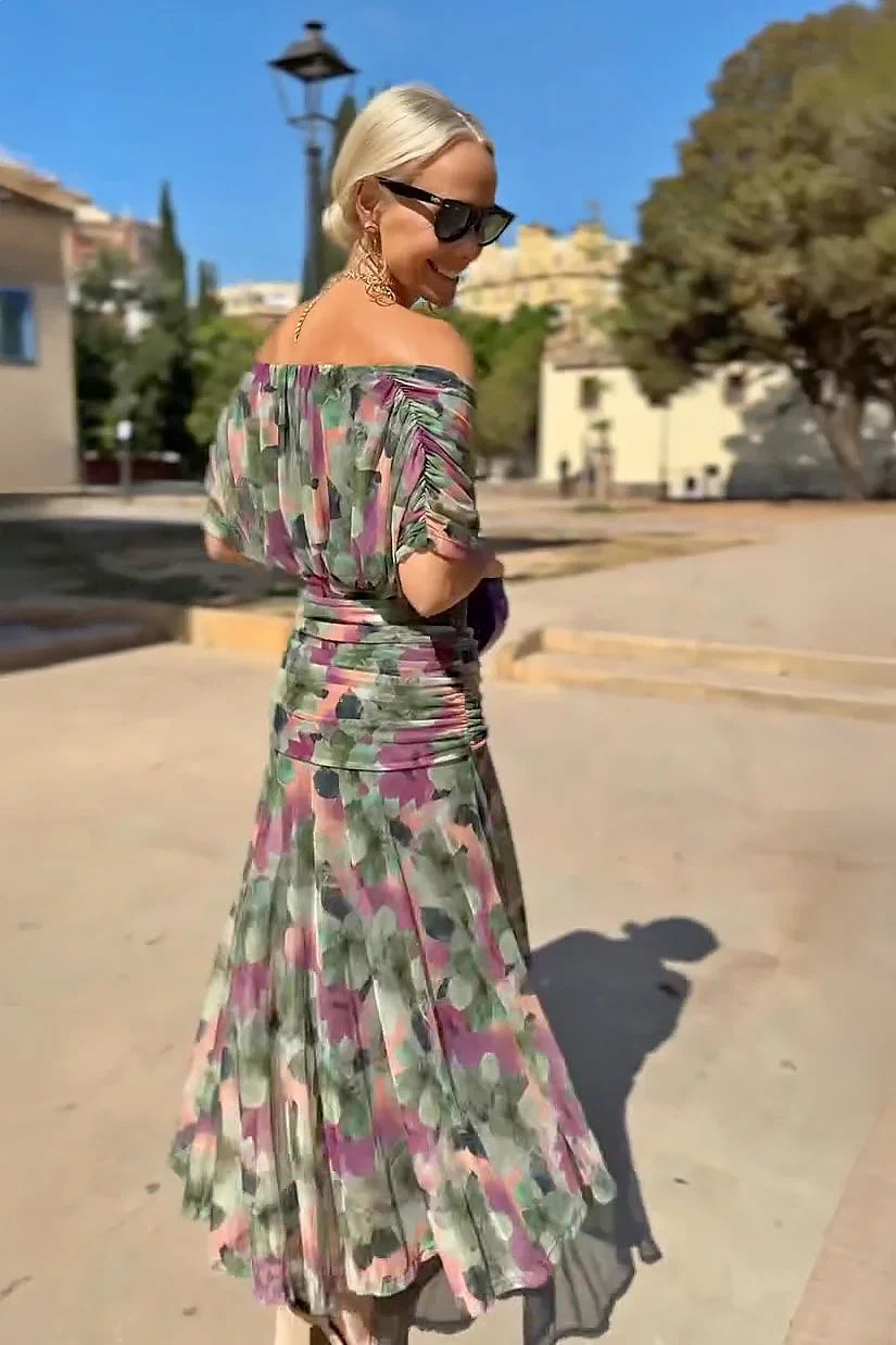 Sophisticated Dress with a Clean Classic Look