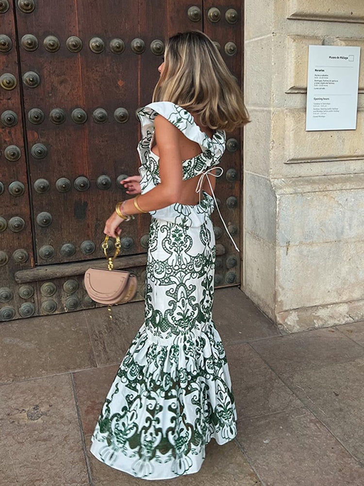 Beautifully Crafted Dress in a Classic Style