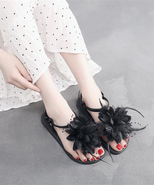 Well Tailored Sandals with a Graceful Silhouette