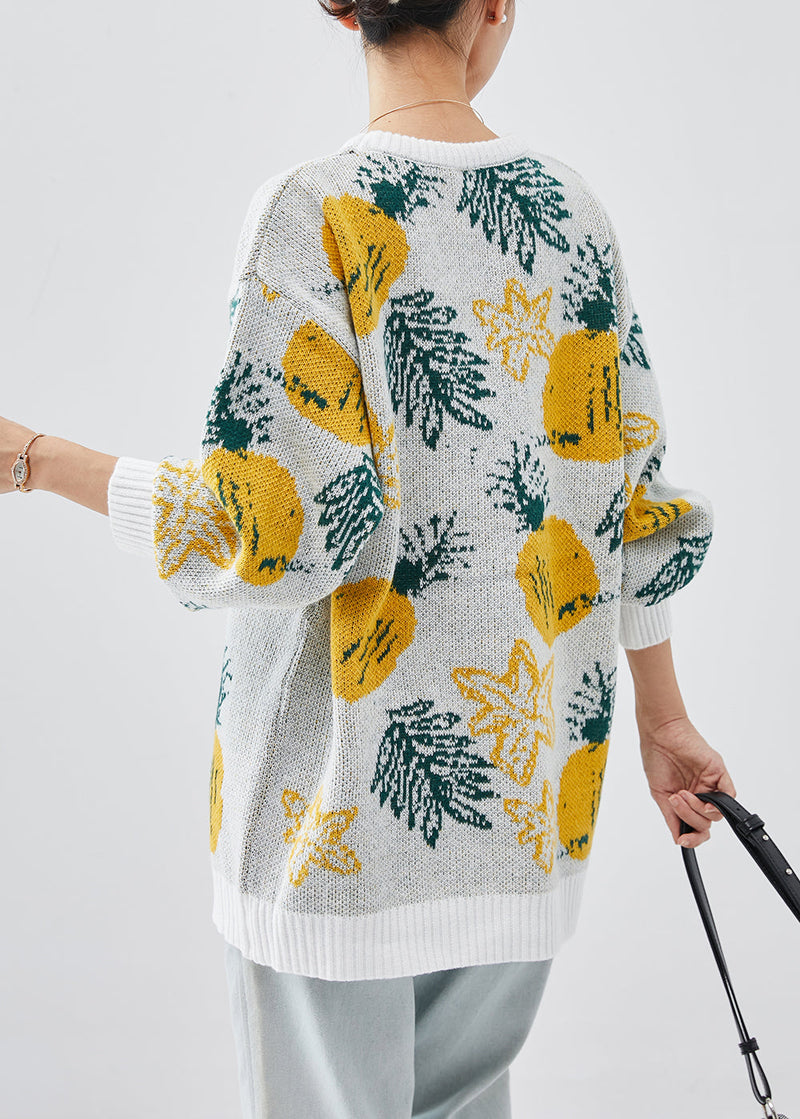Effortlessly Elegant Sweater with a Timeless Design
