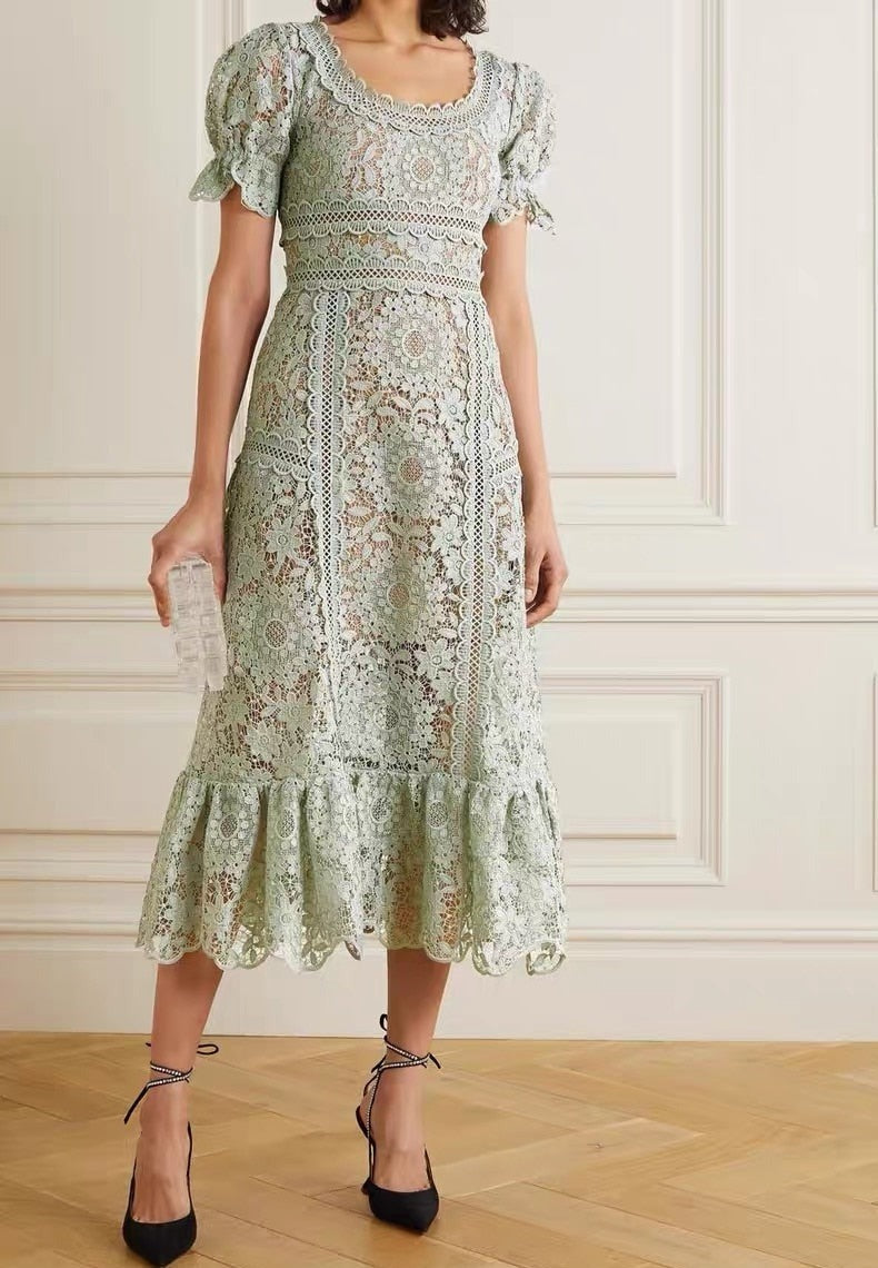 Beautifully Crafted Dress in a Classic Style