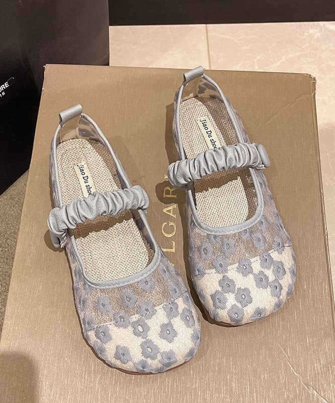 Effortlessly Elegant Sandals with a Timeless Design