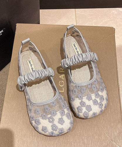 Effortlessly Elegant Sandals with a Timeless Design