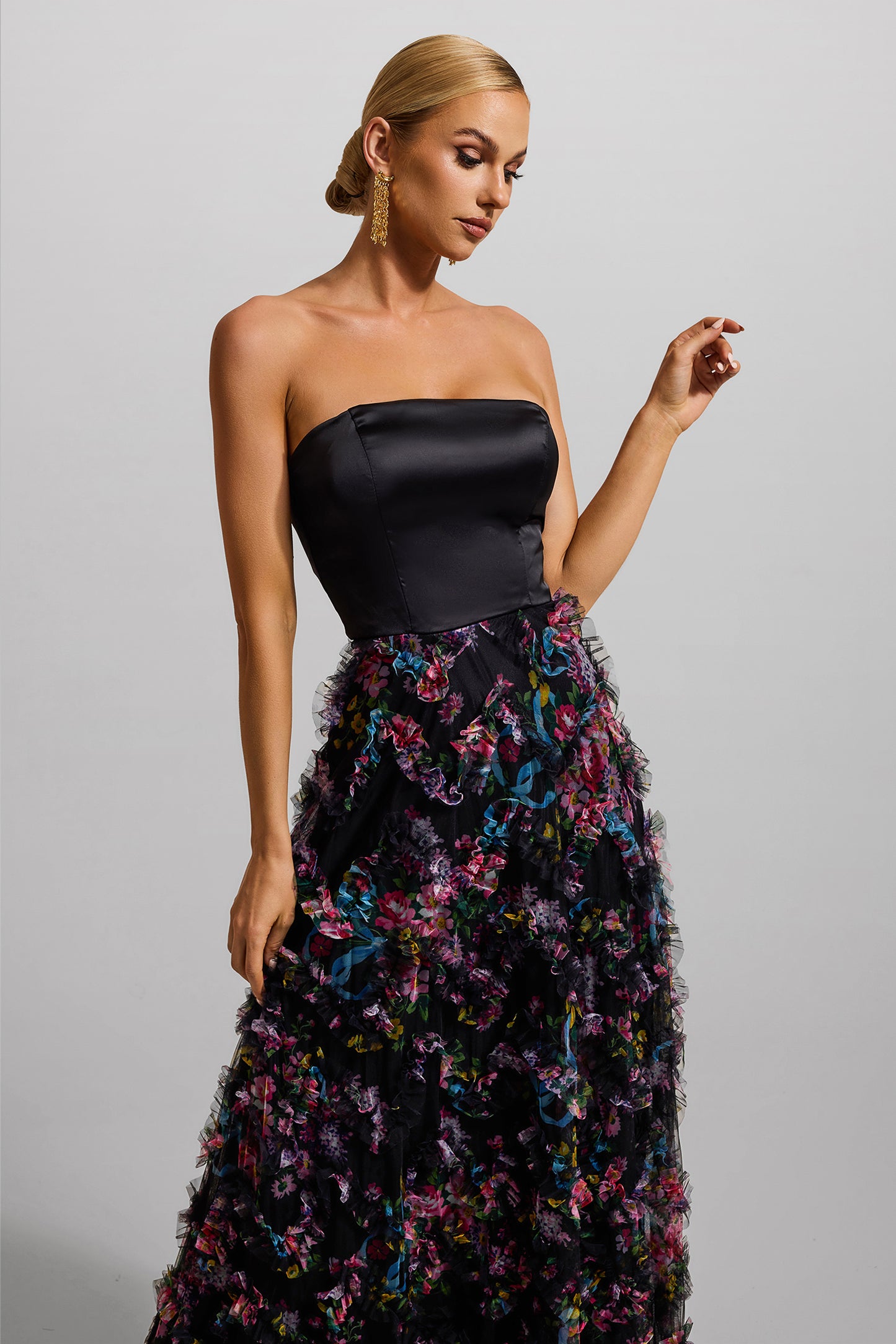 Beautifully Crafted Dress in a Classic Style