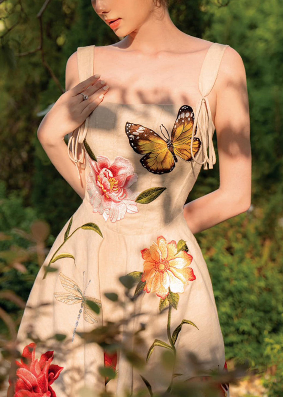 Gracefully Styled Dress for Any Occasion