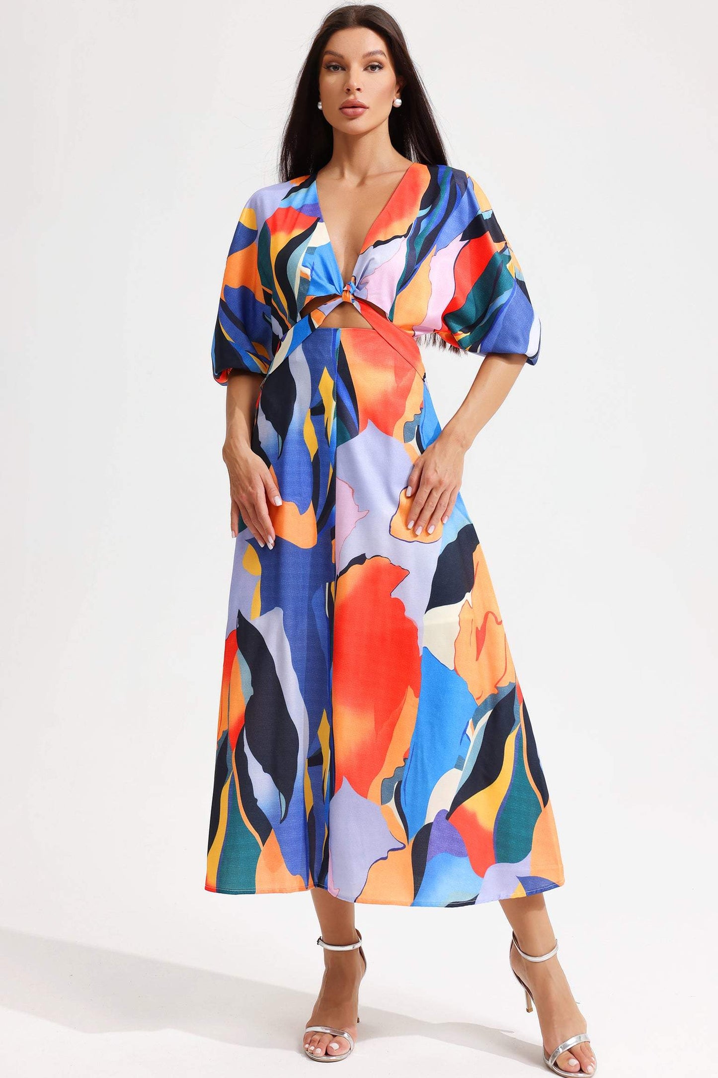 Beautifully Finished Dress in a Timeless Design