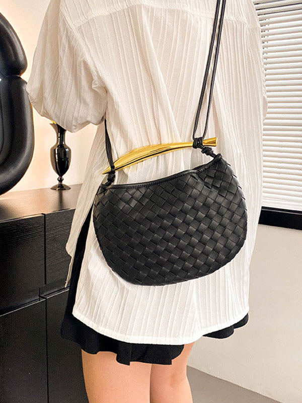 Well Tailored Bag with a Graceful Silhouette