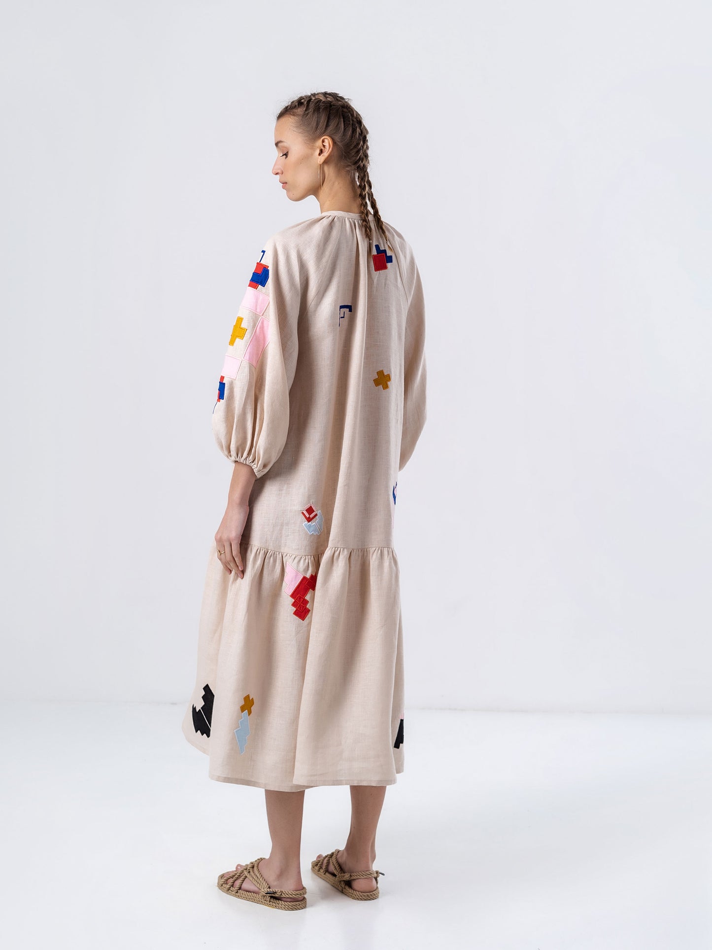 Effortlessly Elegant Dress with a Timeless Design