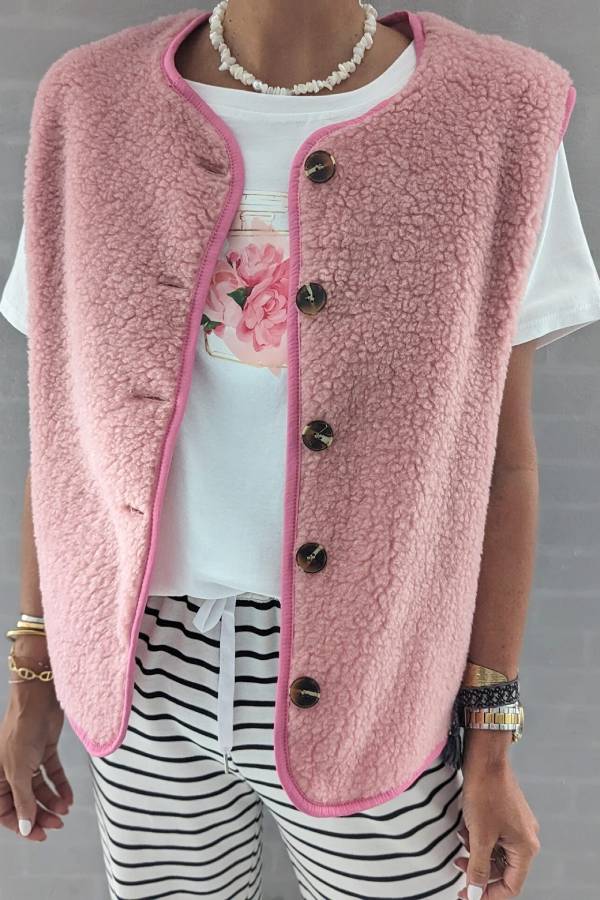 Beautifully Finished Coat in a Timeless Design
