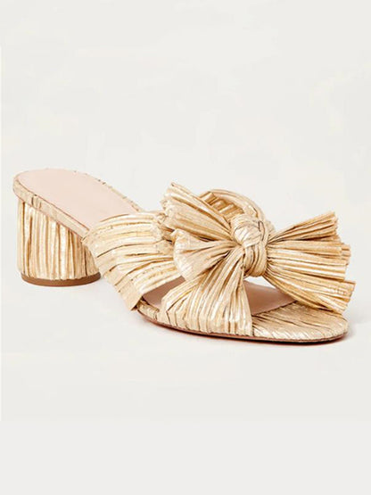 Effortlessly Elegant Sandals with a Timeless Design