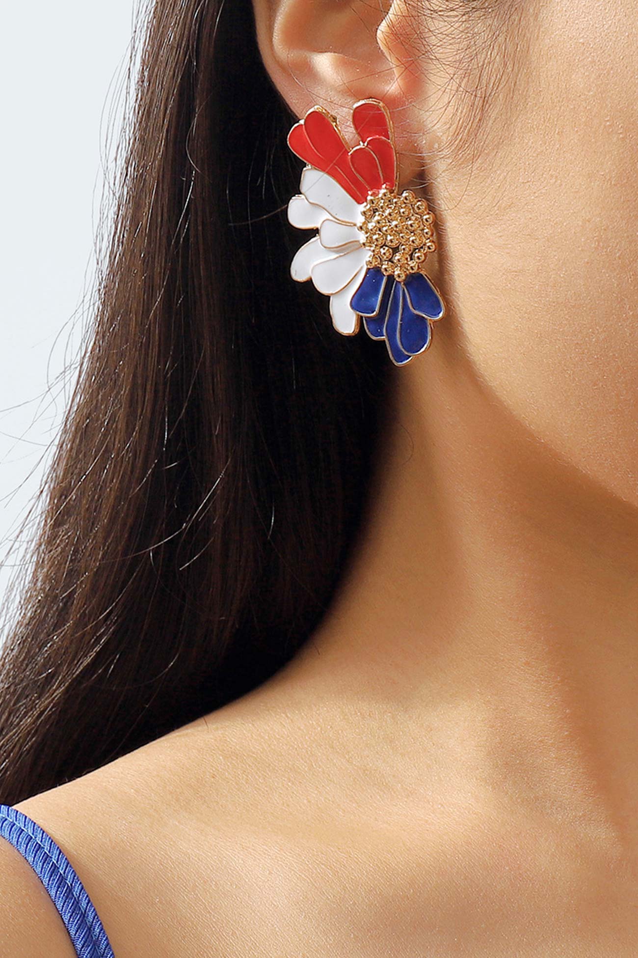 Gracefully Styled Garment for Any Occasion
