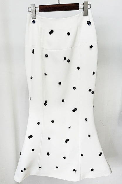 Well Tailored Garment with a Graceful Silhouette