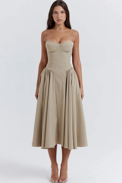 Effortlessly Elegant Dress with a Timeless Design