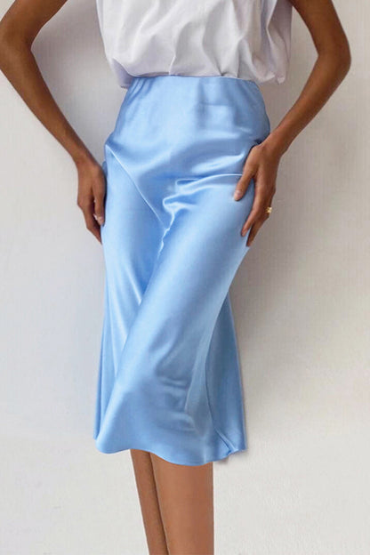 Sophisticated Garment with a Clean Classic Look
