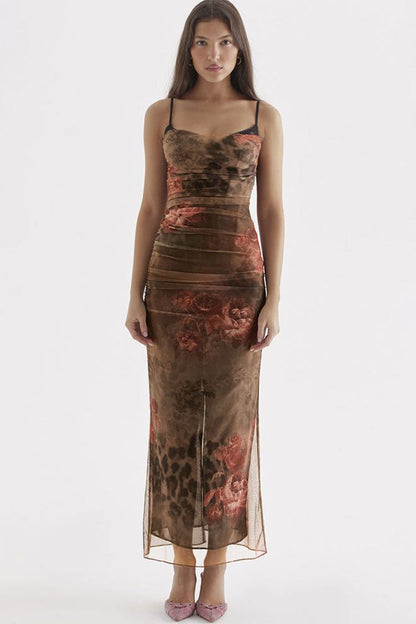 Gracefully Styled Dress for Any Occasion