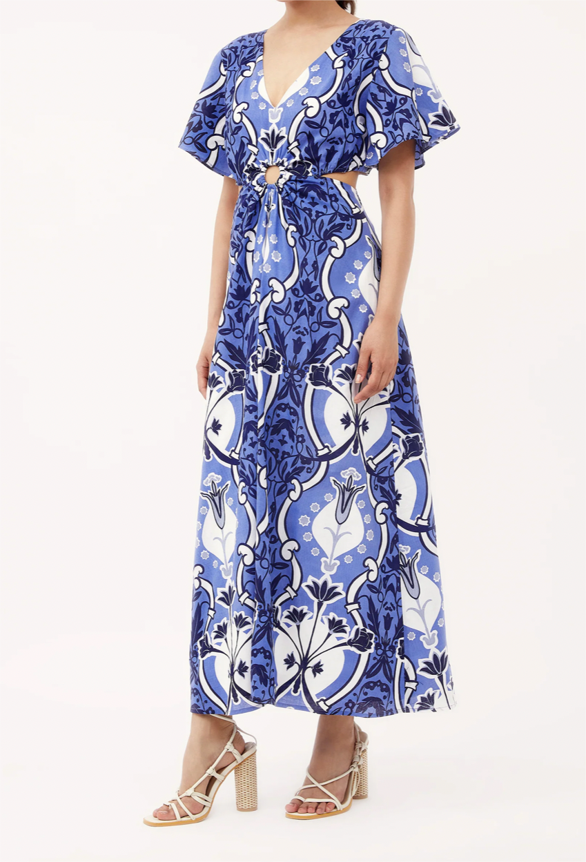 Effortlessly Elegant Dress with a Timeless Design