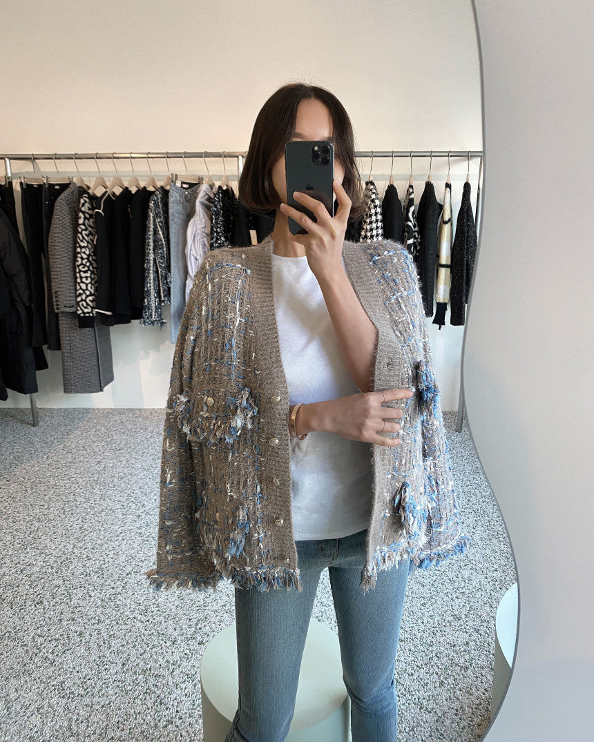 Gracefully Styled Cardigan for Any Occasion