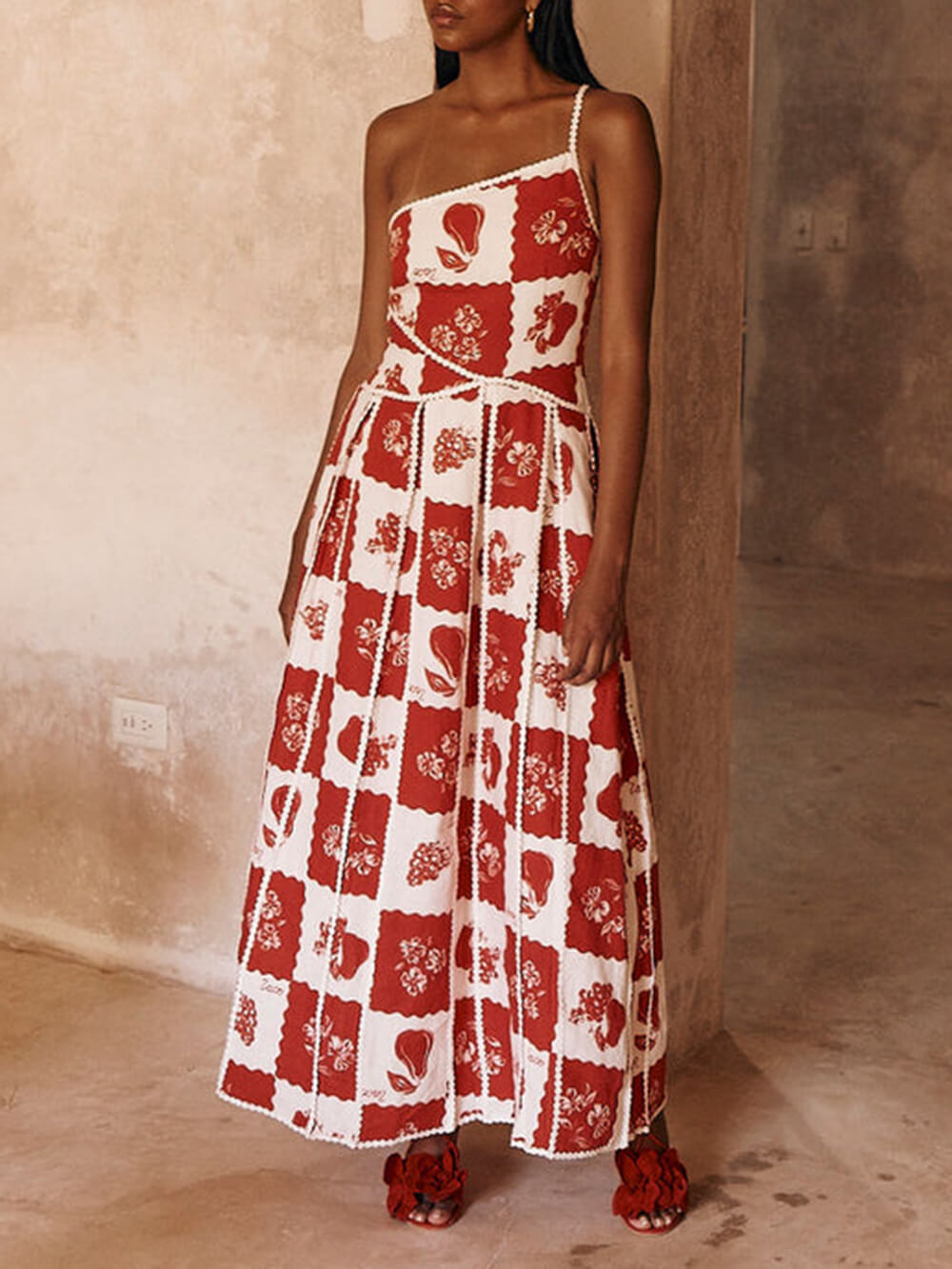 Classic Vintage Dress with a Flattering Fit