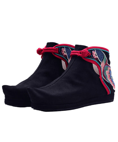 Well Tailored Shoes with a Graceful Silhouette