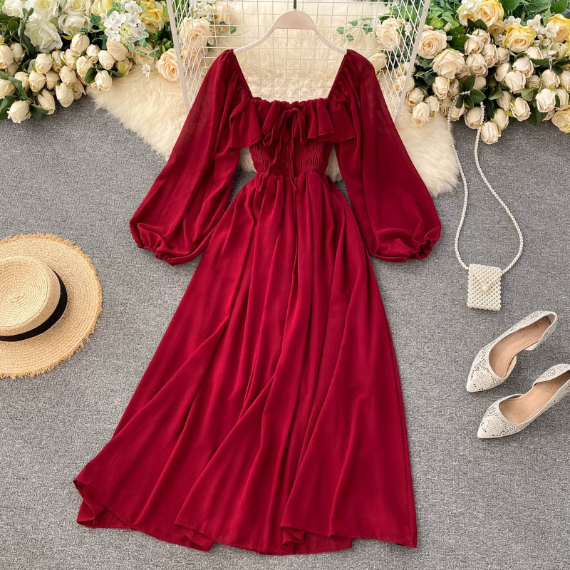 Effortlessly Elegant Dress with a Timeless Design