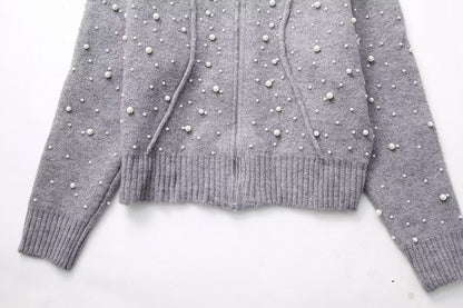 Well Tailored Sweater with a Graceful Silhouette