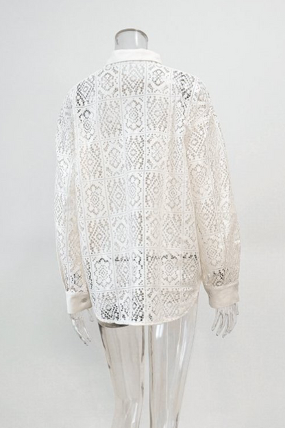 Well Tailored Blouse with a Graceful Silhouette
