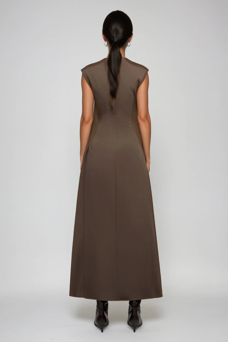 Gracefully Styled Dress for Any Occasion