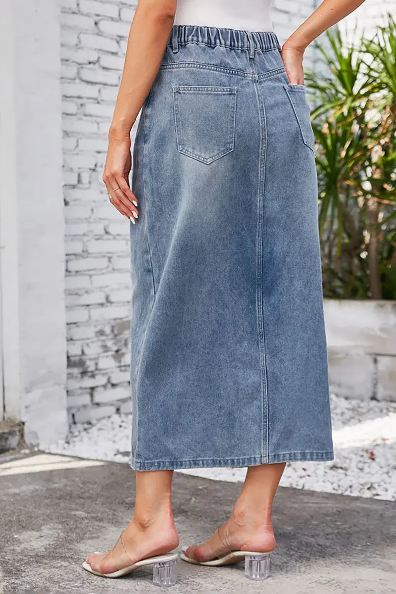Well Tailored Garment with a Graceful Silhouette