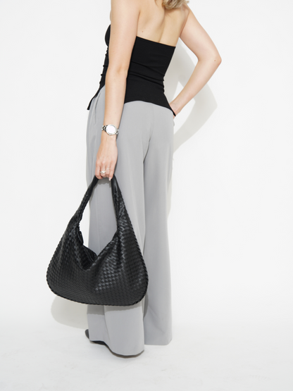 Gracefully Styled Bag for Any Occasion